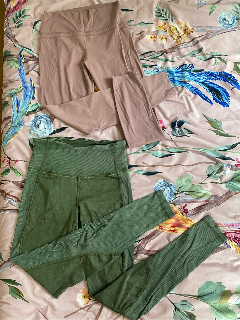 Set of 2 High-Waist Active Leggings - Olive Green & Taupe